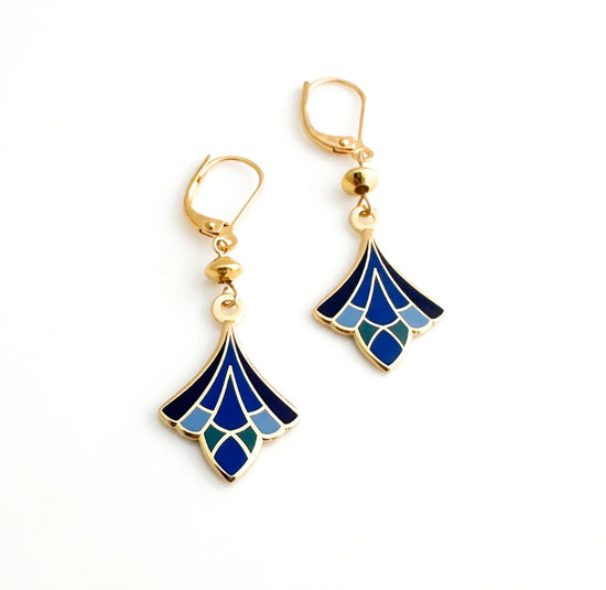 Elegant golden earrings  inspired by the Art Deco period