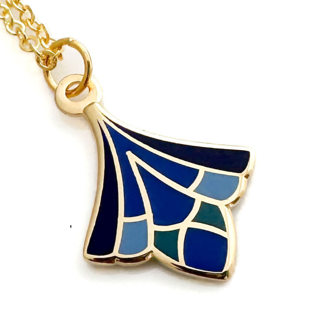 Elegant gold necklace inspired by the Art Deco period