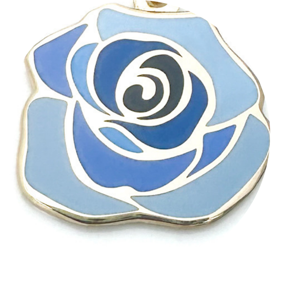 Blue rose-shaped enamel pendant 