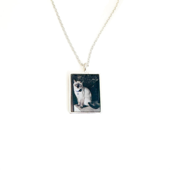 Custom rectangular pet photo necklace — a heartfelt keepsake to celebrate your furry friend or cherish their memory.