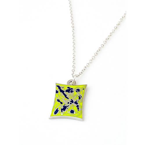 Necklace with a splatter design in lime
