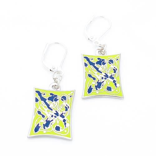 Earrings with a splatter design in lime